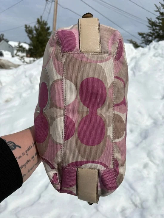 2010 Coach Madison Maggie Signature bagđź’— - Picture 9 of 9